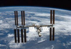 A Estação Espacial Internacional fotografada após a partida do ônibus espacial (STS-126)